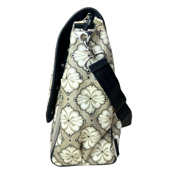 NWT Petunia Pickle Bottom Boxy Backpack Crossbody Diaper Bag Baby Bag - Picture 7 of 13